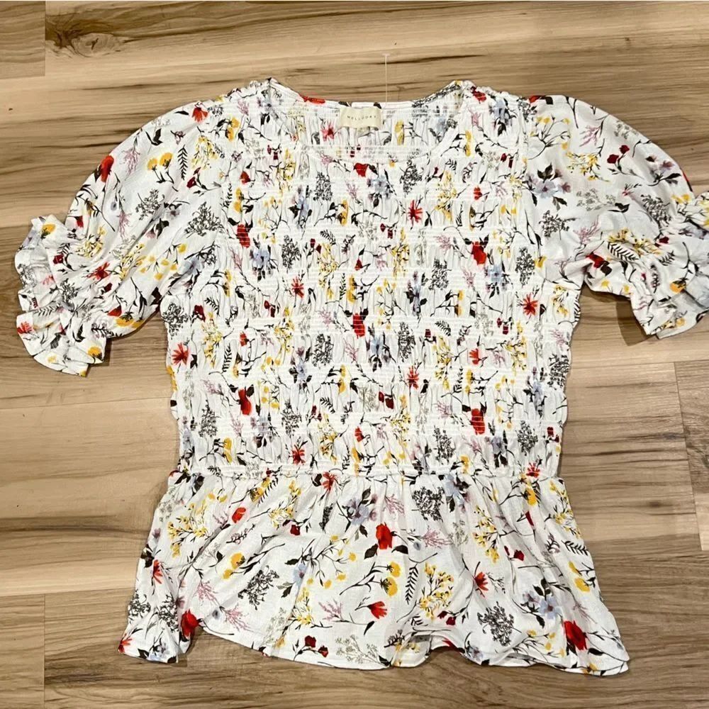 Melloday White Floral Ruffle Bottom Blouse Women’s Small